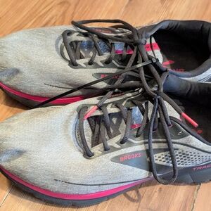 Brooks Womens Trace 2 1203751B038 Gray Running Shoes Sneakers Size 12 B